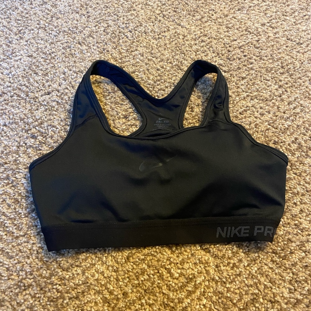 Nike pro sports bra